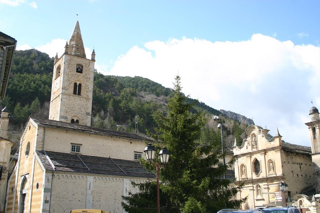 Hotel Fleur Des Alpes La Brigue Dış mekan fotoğraf